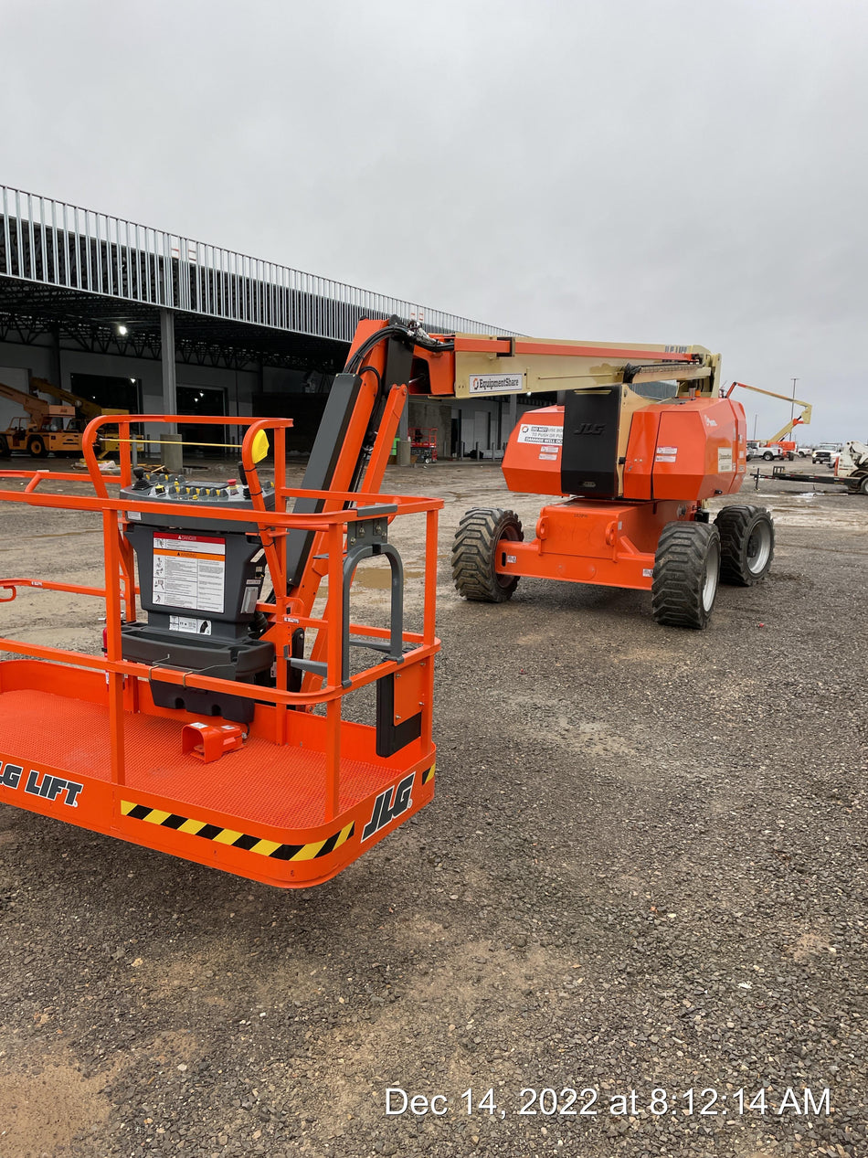 2022 JLG 800AJ