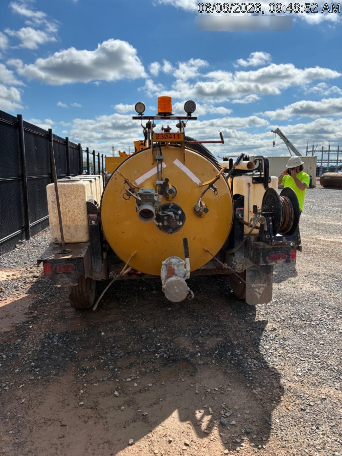 2022 Vac-Tron LP573XDT T4 Koehler Diesel Engine, 500 Gallon Debris Tank, x2 100 Gallon Water Tanks
