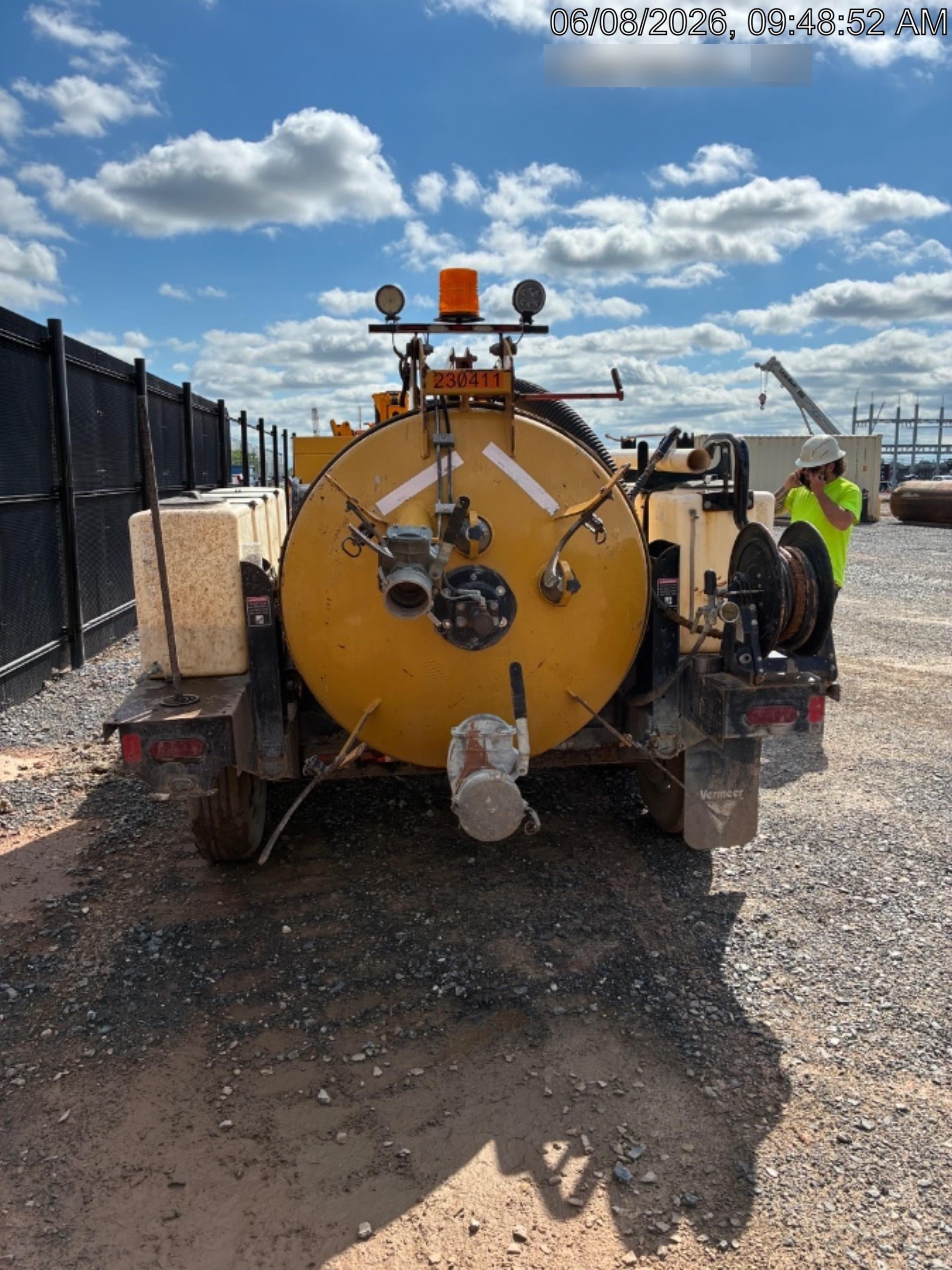 2022 Vac-Tron LP573XDT T4 Koehler Diesel Engine, 500 Gallon Debris Tank, x2 100 Gallon Water Tanks