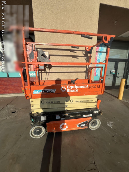 2022 JLG ES1932