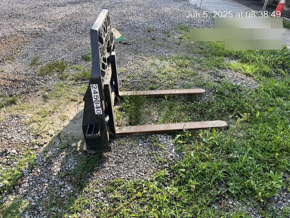 2022 PALADIN 48" Pallet Forks - Paladin