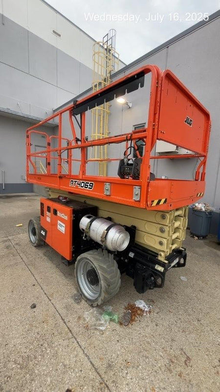 2021 JLG RT4069