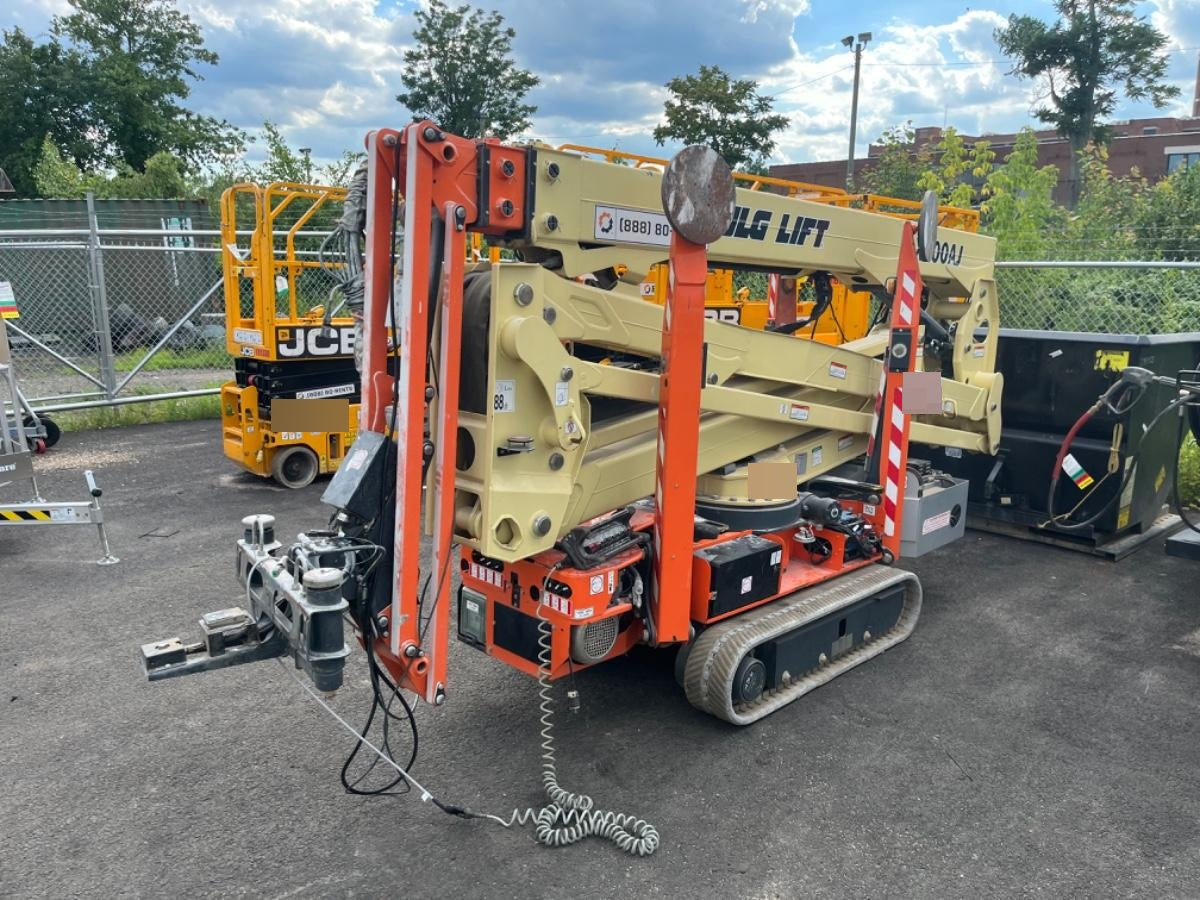 2021 JLG X600AJ