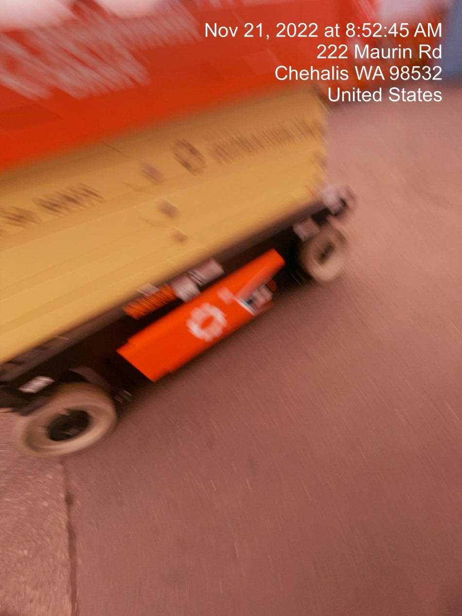 2022 JLG ES3246