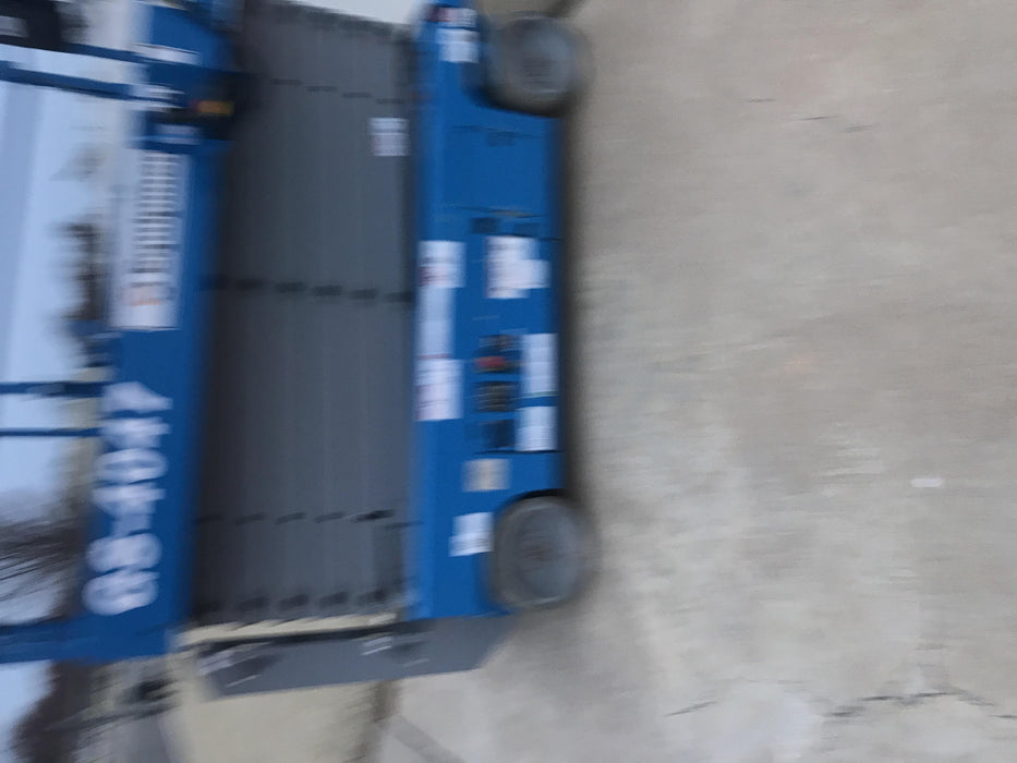 2019 Genie GS-4047 Folding rails with half height swing gate