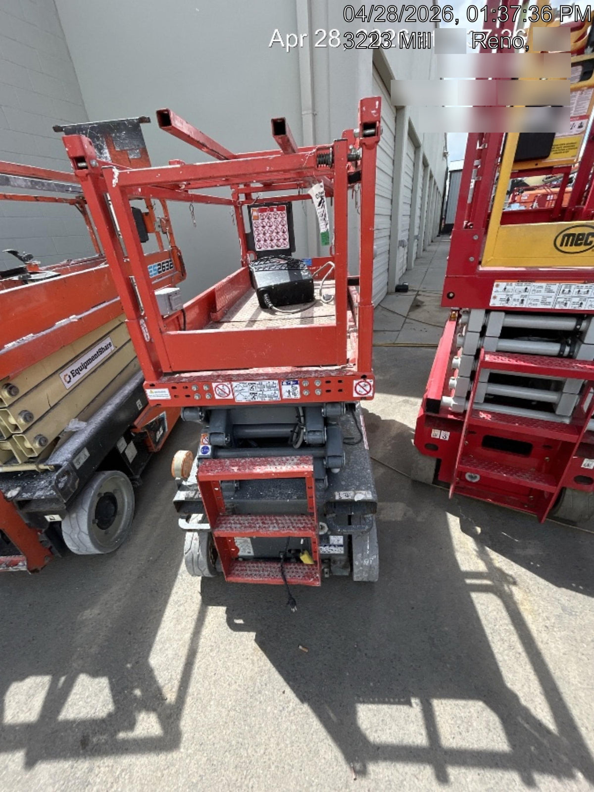 2020 Skyjack SJIII-3219 Solid NM Tires, Half height spring hinged entry gate, Dual Beacons, 800W Inverter