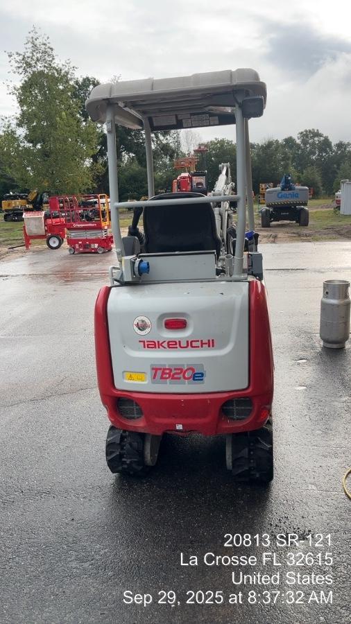 2022 TAKEUCHI TB20e