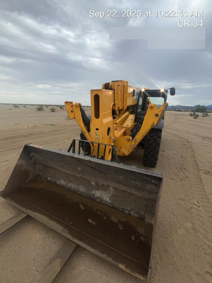 2021 JLG 1001100823