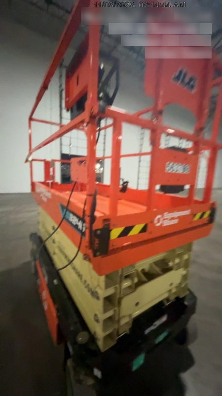 2025 JLG ES3246