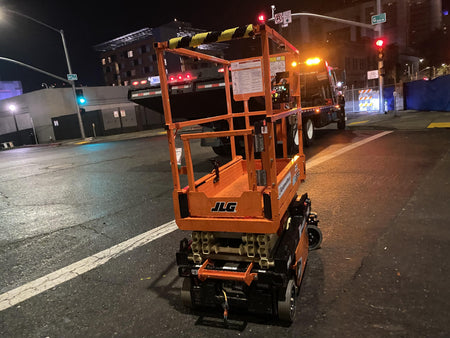 2021 JLG ES1330L
