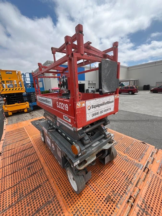 2020 Skyjack SJIII-3219 Solid NM Tires, Half height spring hinged entry gate, Dual Beacons, 800W Inverter