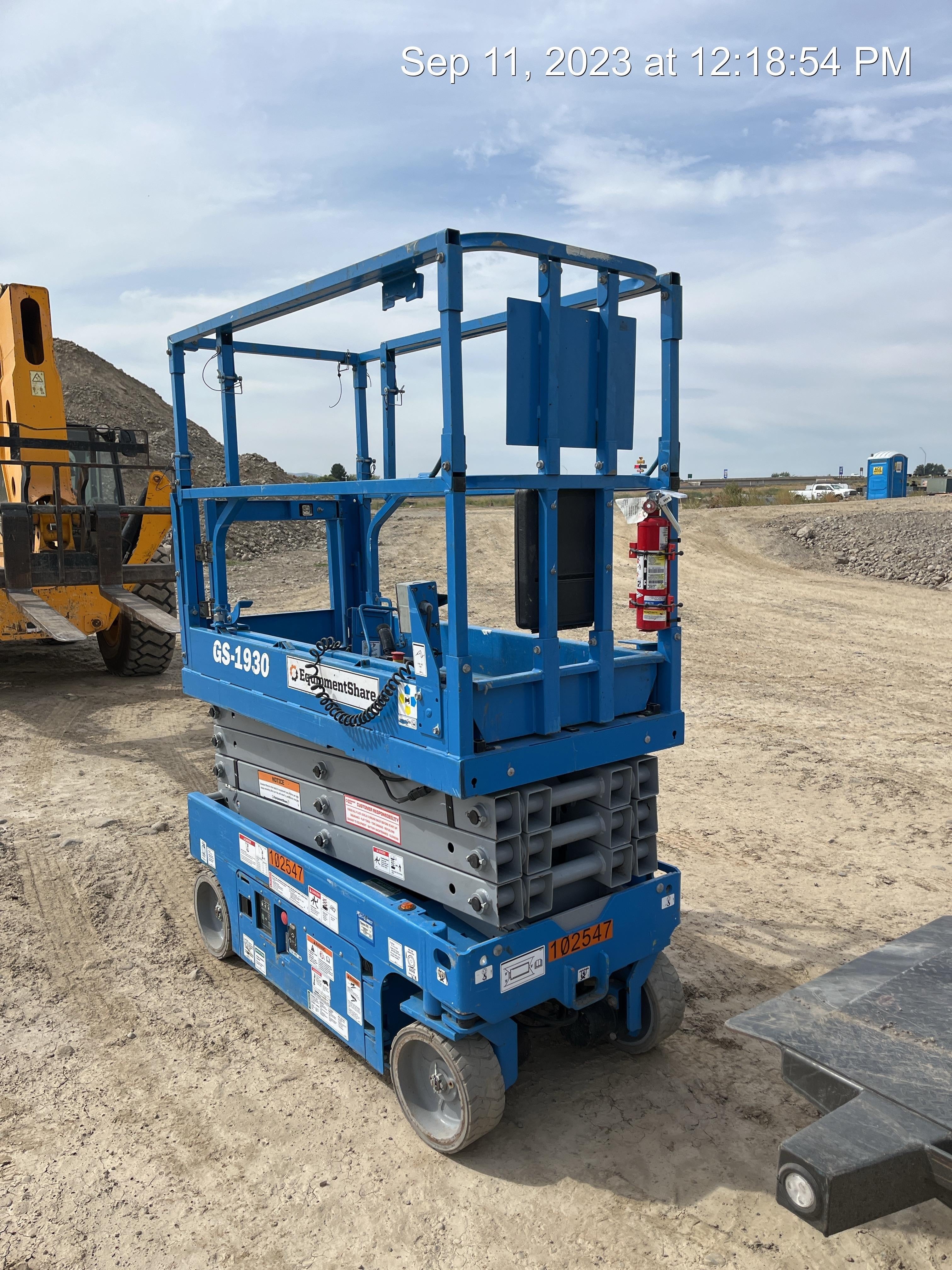 2020 Genie GS-1930 Solid Non Marking Tires, Beacon, Folding rails with half height swing gate, 800W Inverter