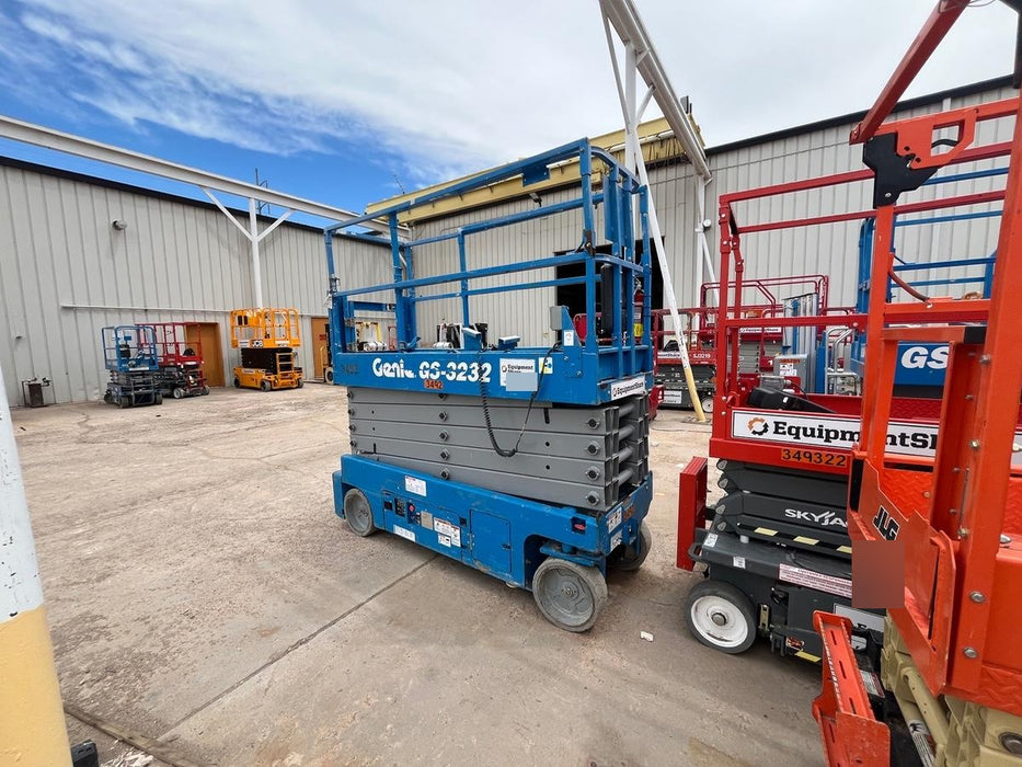 2017 Genie GS-3232 Standard