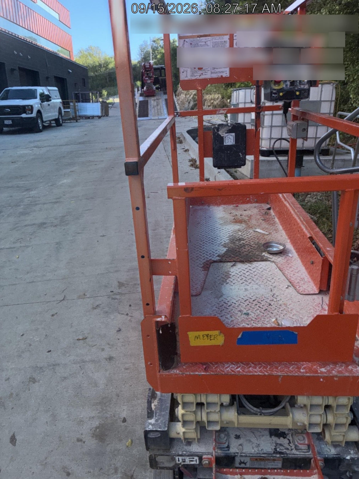 2022 JLG ES1330L
