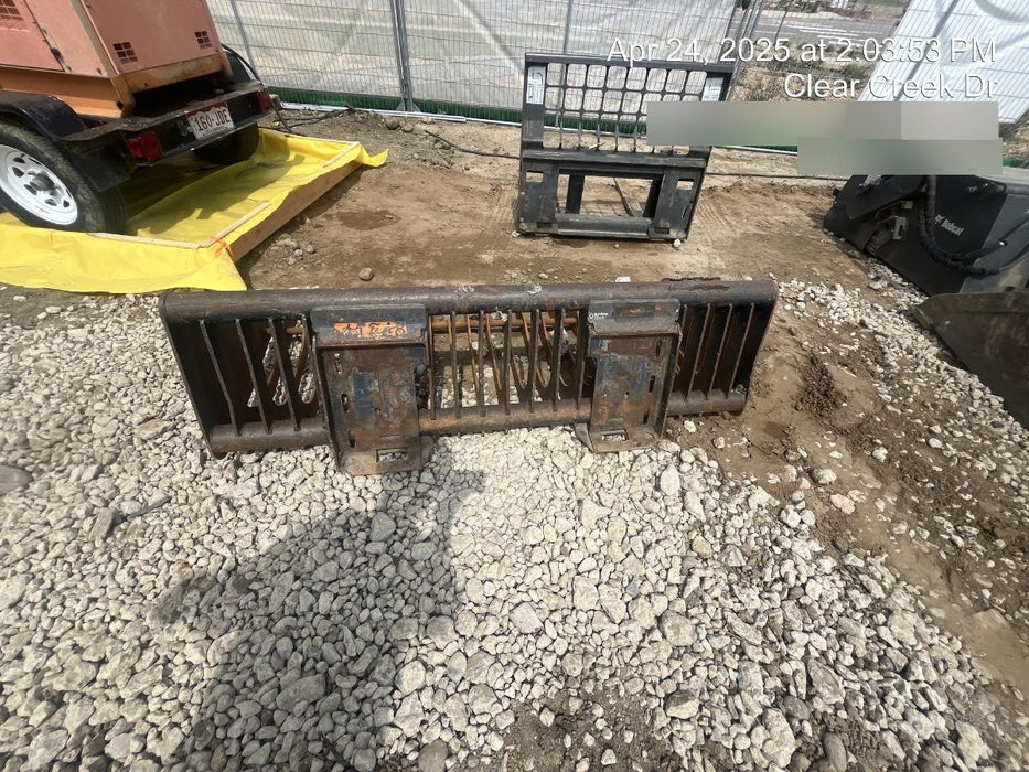 2019 BOBCAT 74" Rock Bucket - Bobcat