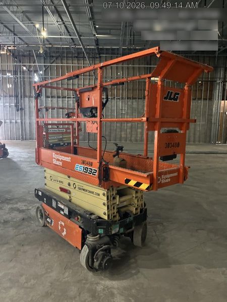2023 JLG ES1932