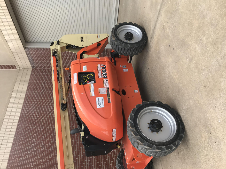 2019 JLG 600AJ