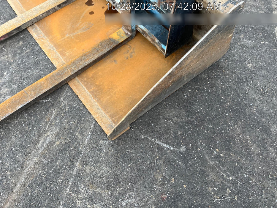 2020 ARROW MATERIAL HANDLING 60" Pallet Forks - Arrow