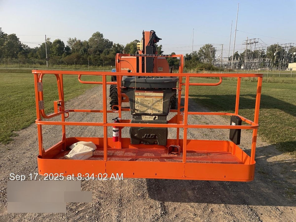 2021 JLG 800AJ