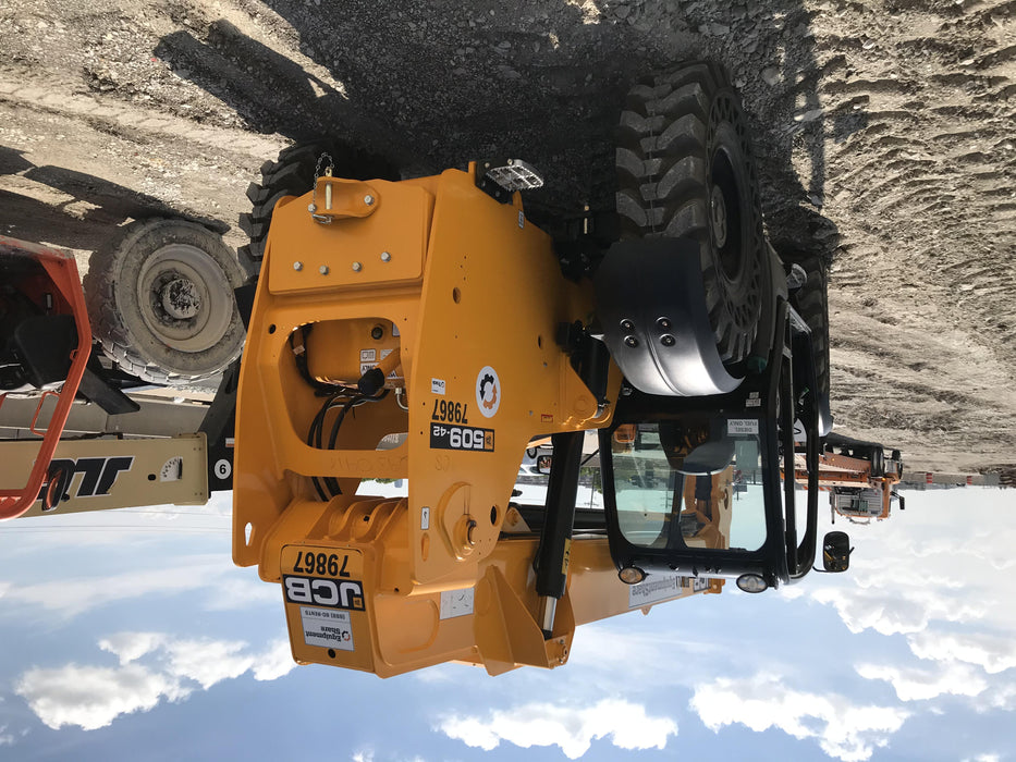 2020 JCB 509-42 Canopy, Solid Tires, Work Lights, Beacon, Aux Hydraulics, Back up Alarm, Lifting Eye, ES Decals