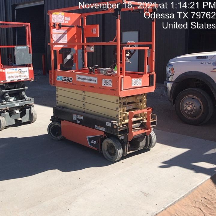 2021 JLG ES1932
