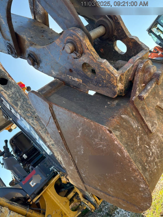 2019 John Deere 310LEP 4WD, Canopy, Standard dipper, ISO Controls, Rear Auxiliary Hydraulics w/Manual QC, Buckets: 12”, 18”, and 24”