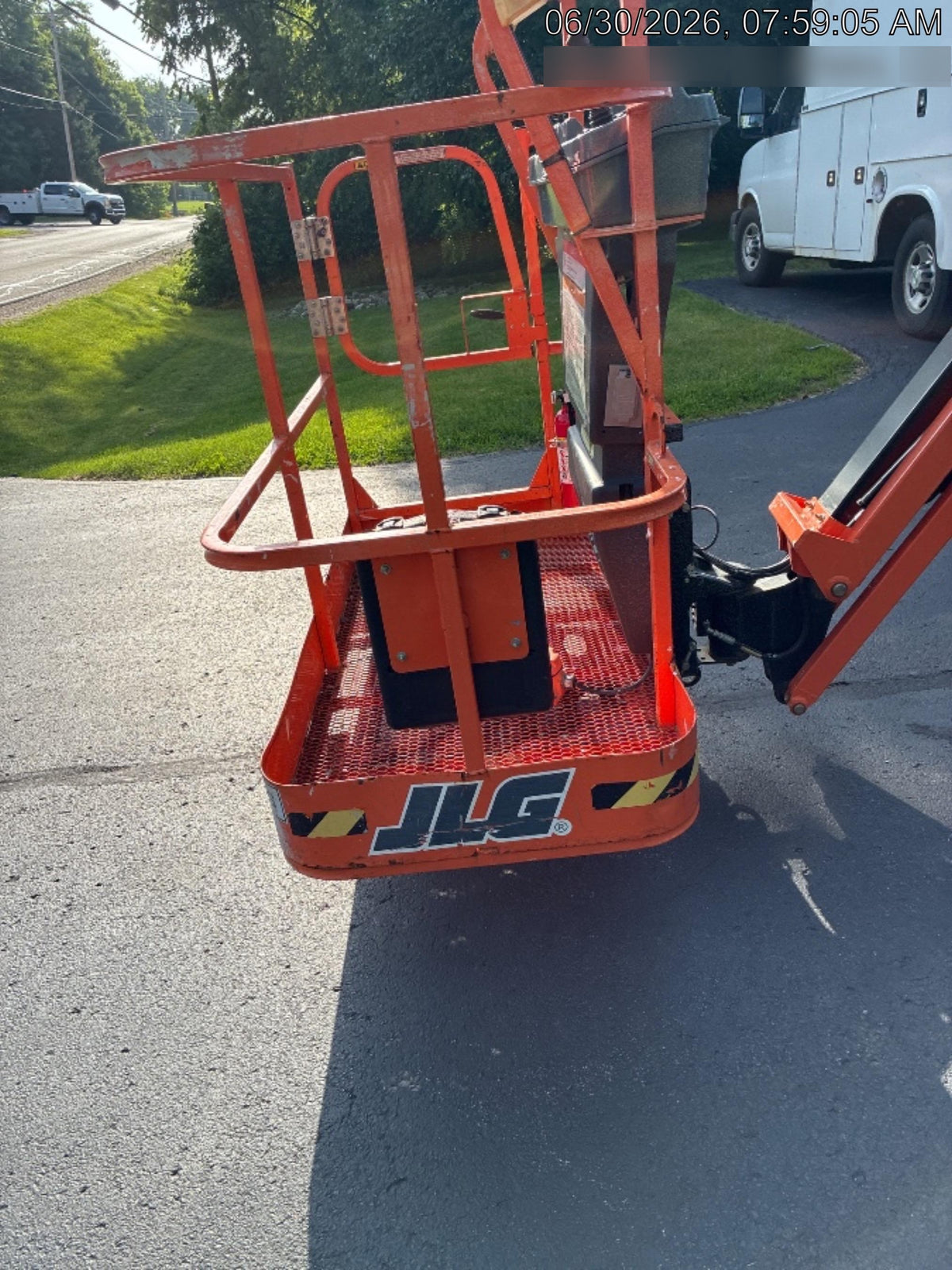 2022 JLG 340AJ