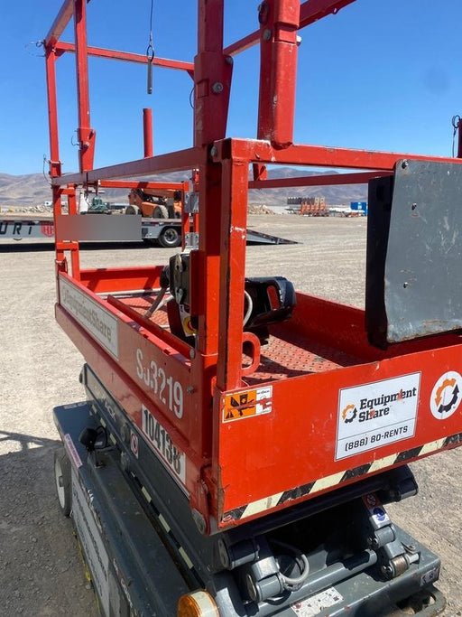 2020 Skyjack SJIII-3219 Solid NM Tires, Half height spring hinged entry gate, Dual Beacons, 800W Inverter