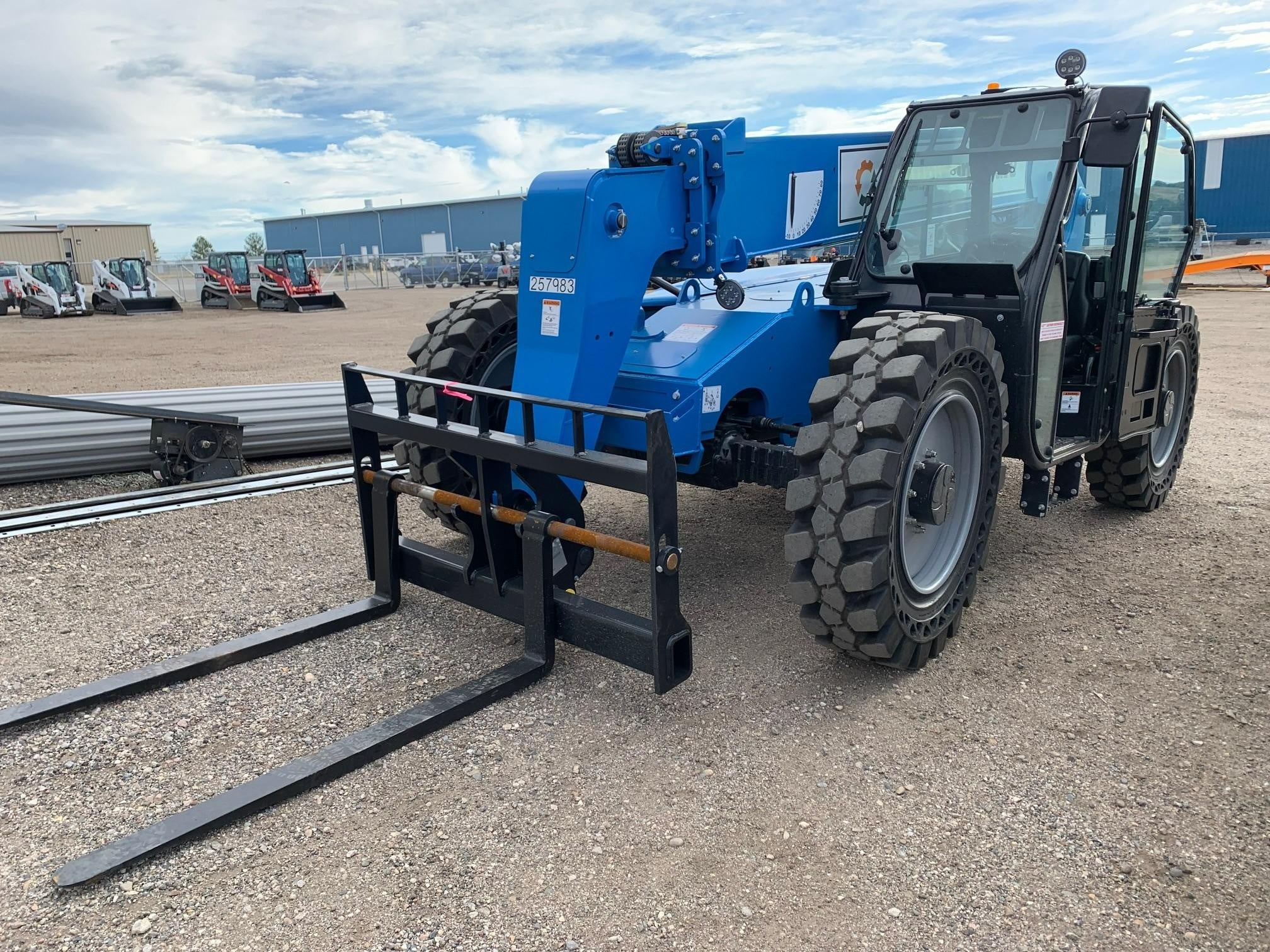 2022 GENIE GTH-636