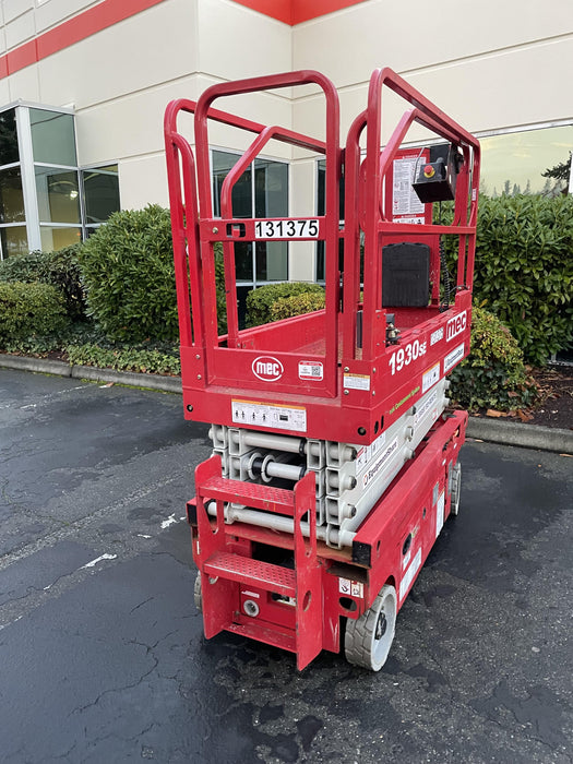 2020 Skyjack SJIII-3219 Solid NM Tires, Half height spring hinged entry gate, Dual Beacons, 800W Inverter