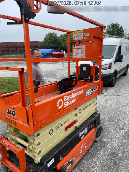 2022 JLG ES1932