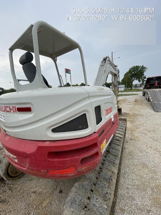 2019 TAKEUCHI TB260