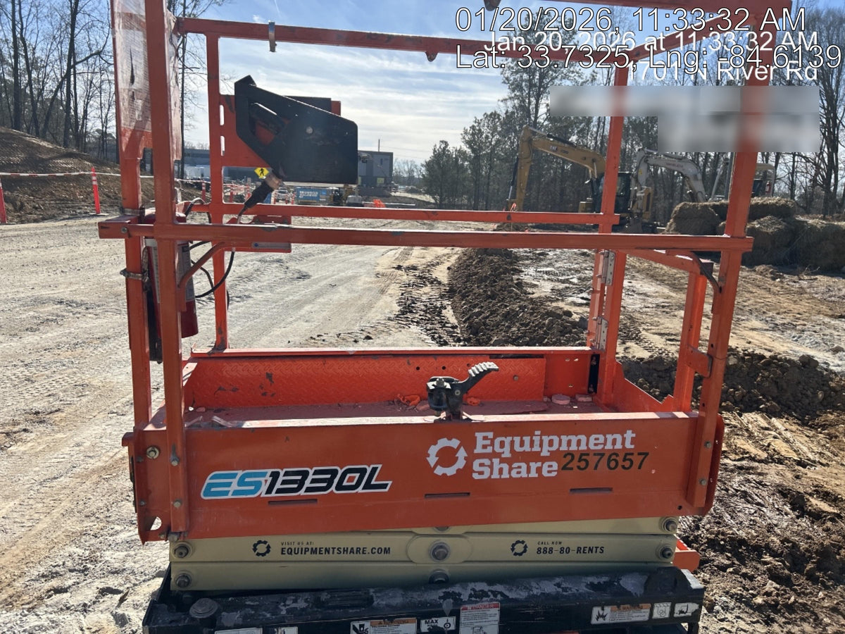 2022 JLG ES1330L