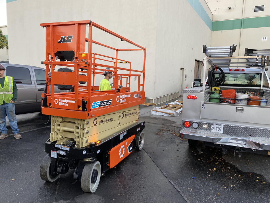 2022 JLG ES2632
