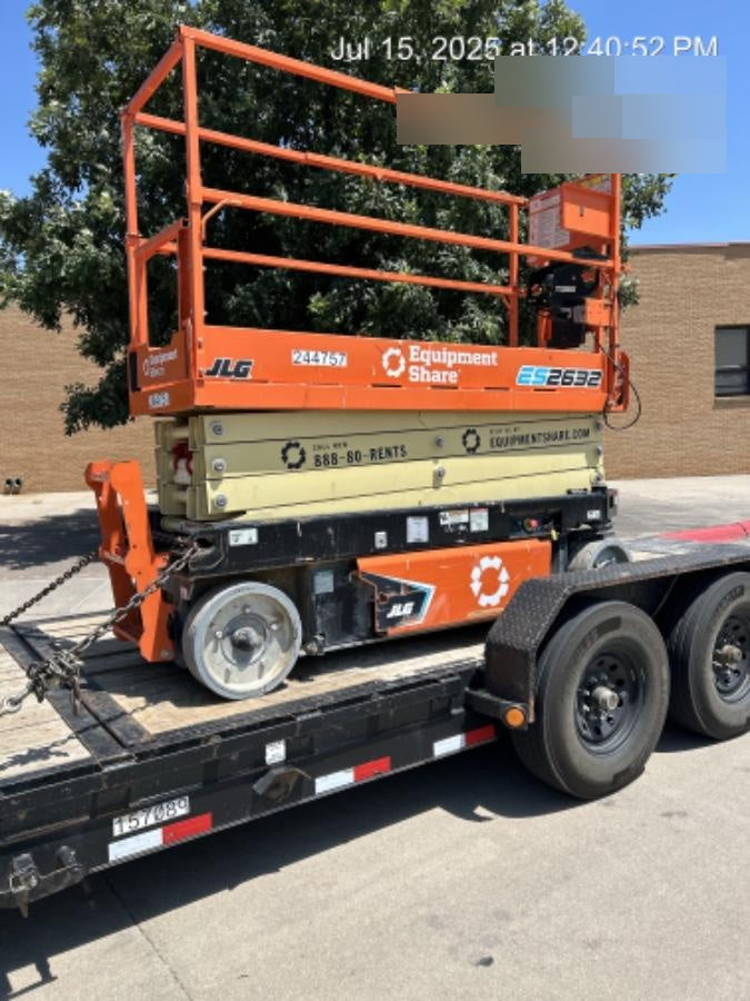 2022 JLG ES2632