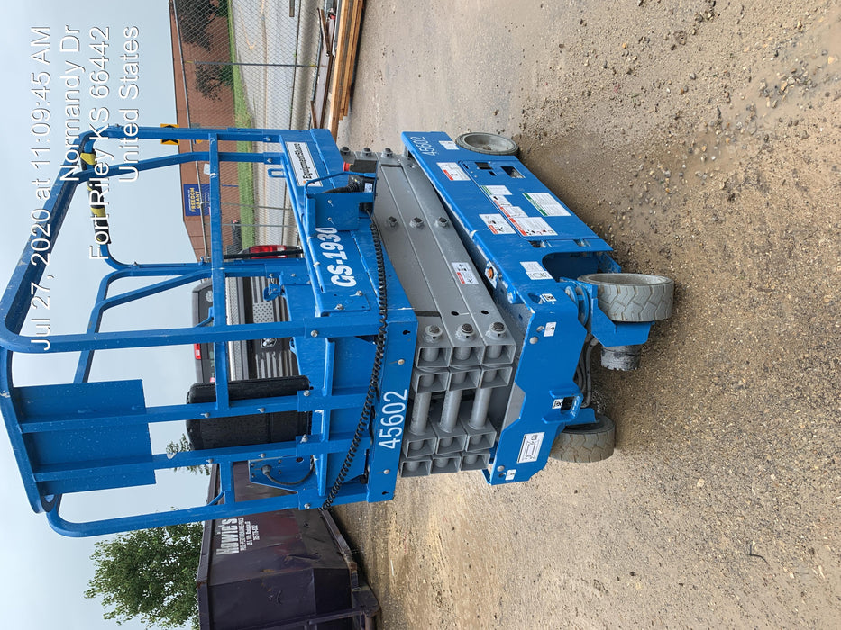 2019 Genie GS-1930 Fixed rails with chain Entry