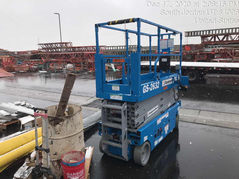 2020 Genie GS-2632 Solid NM Tires, Folding Rails with Half-Height Swing Gate, Beacon