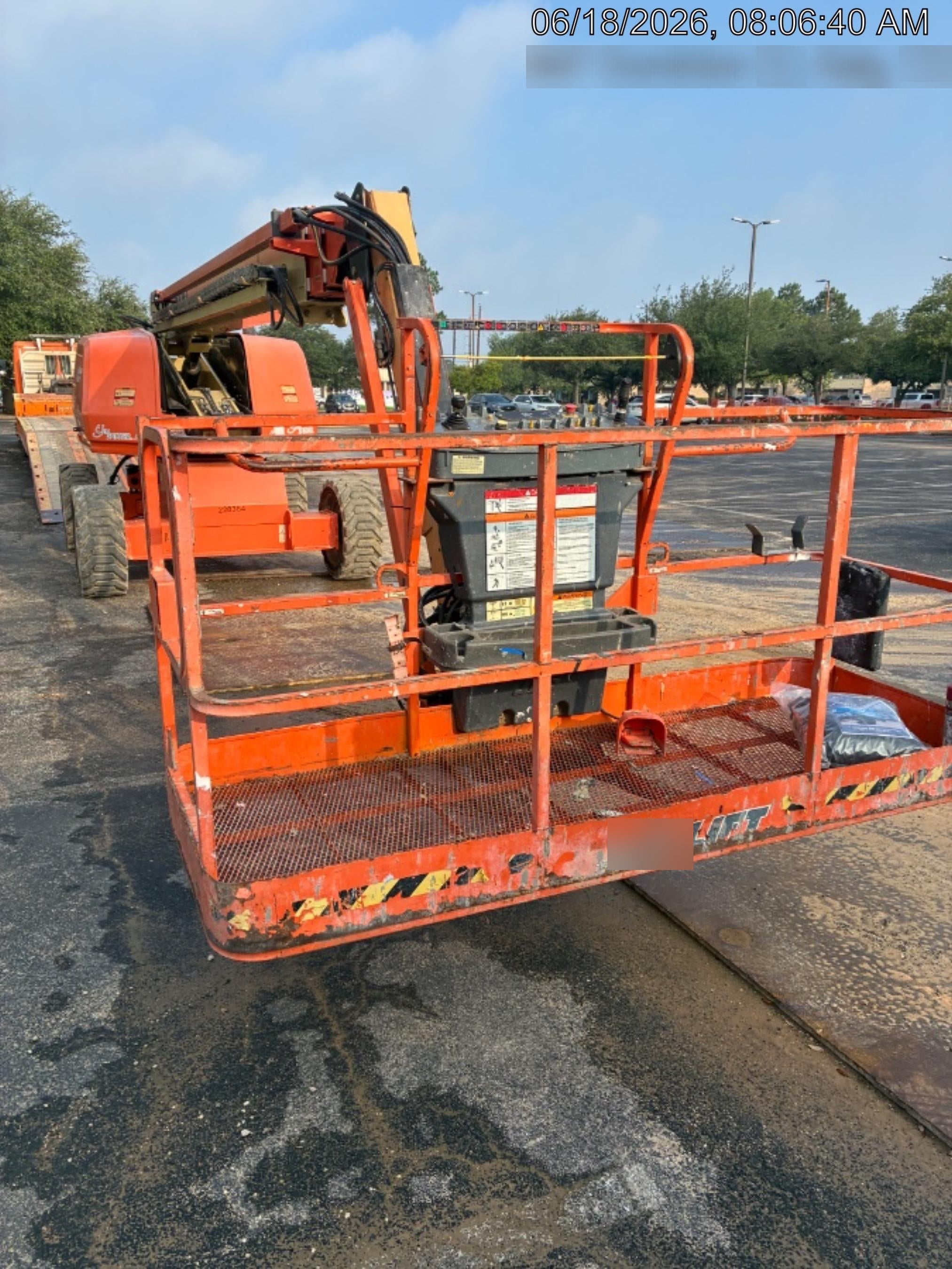 2022 JLG 660SJ