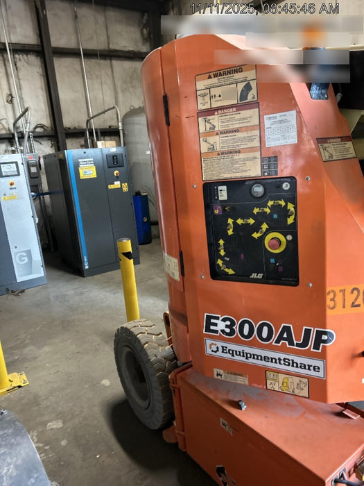 2019 JLG E300AJP