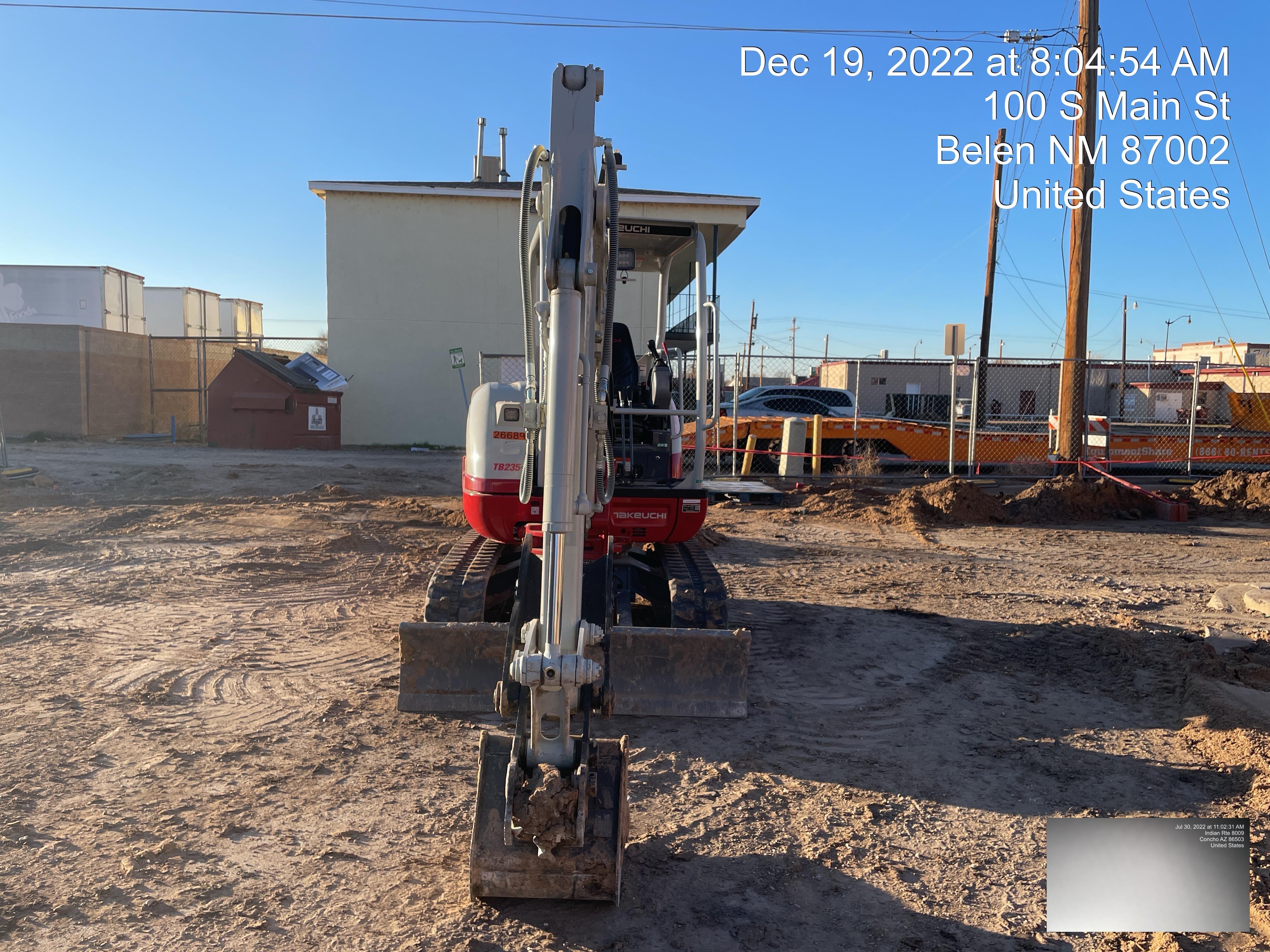 2022 TAKEUCHI TB235-2R