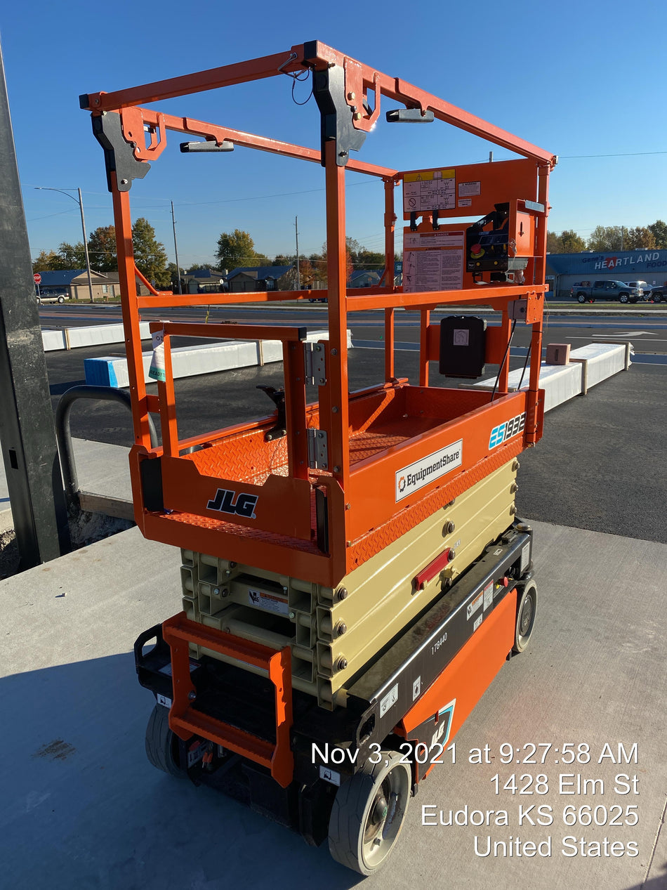 2021 JLG ES1932