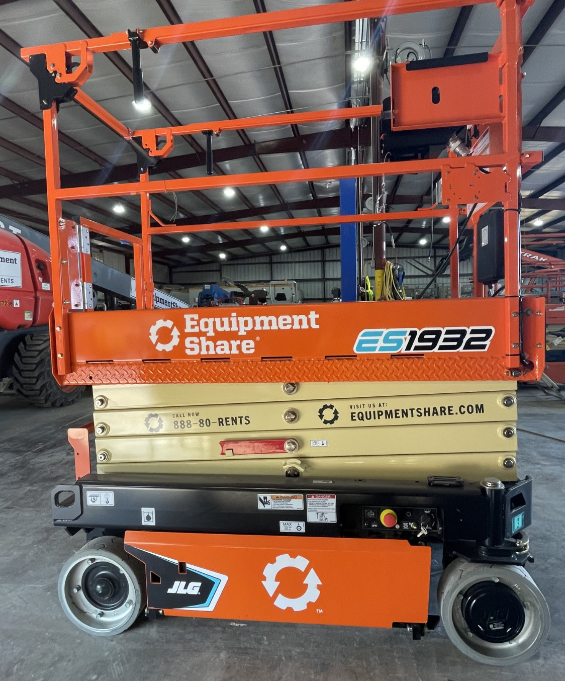 2023 JLG ES1932