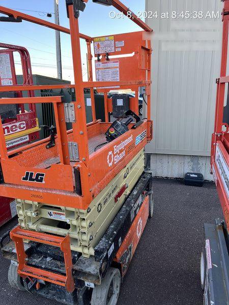 2022 JLG ES1932
