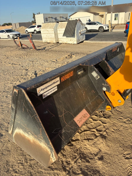 2022 JLG 1001100823