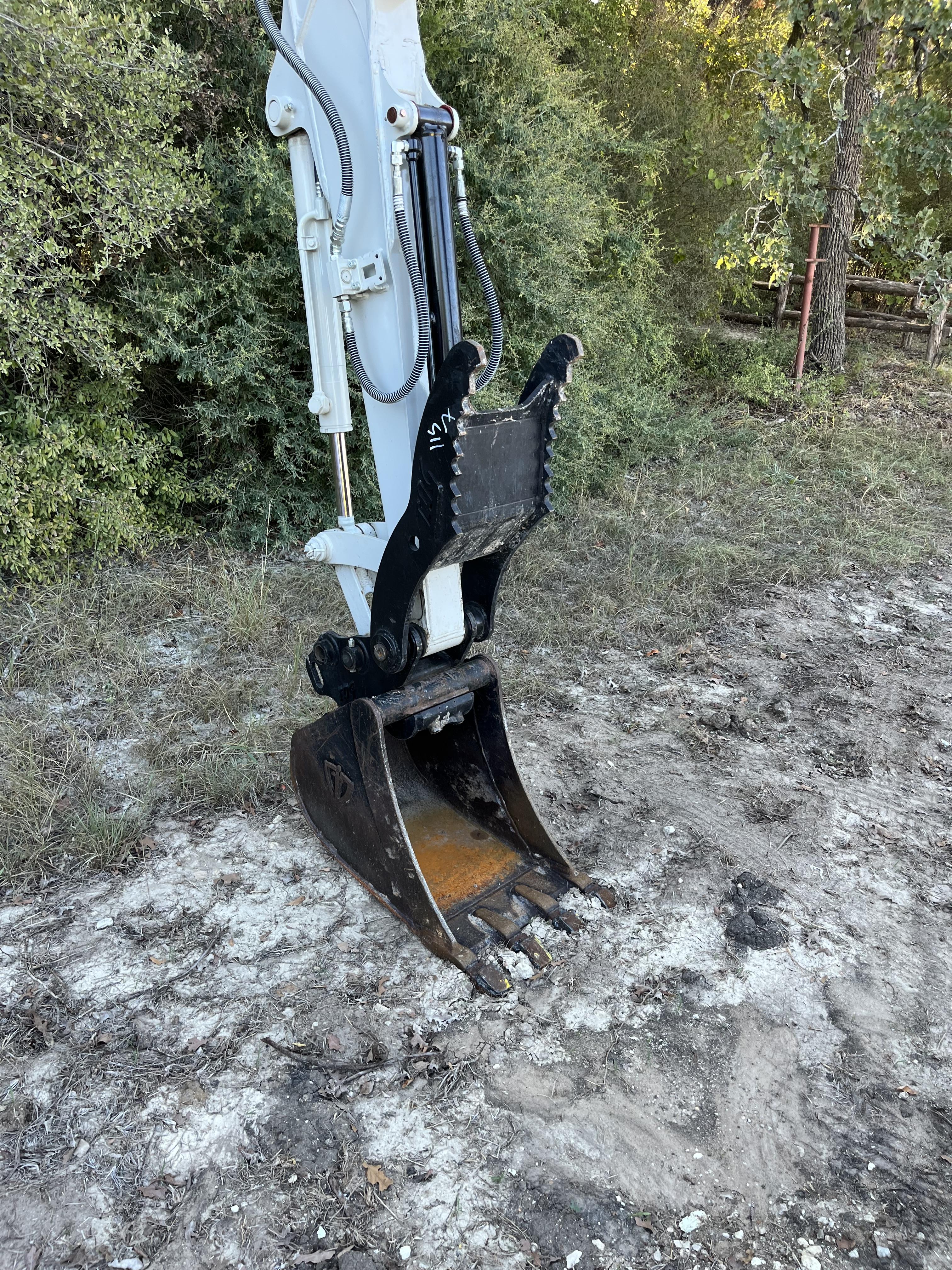 2023 TAKEUCHI TB235-2R