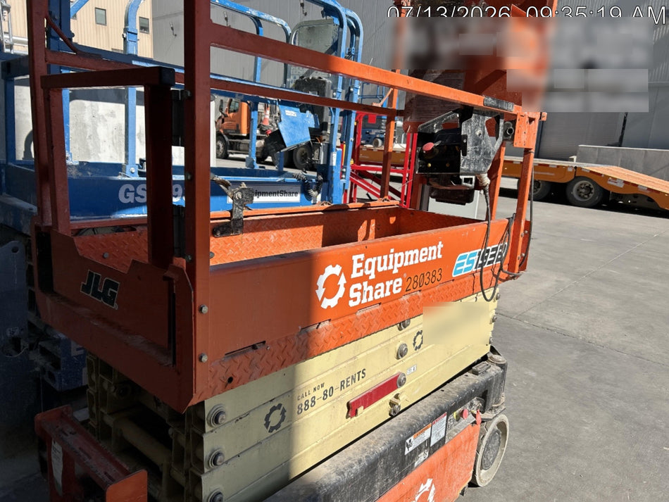 2022 JLG ES1932