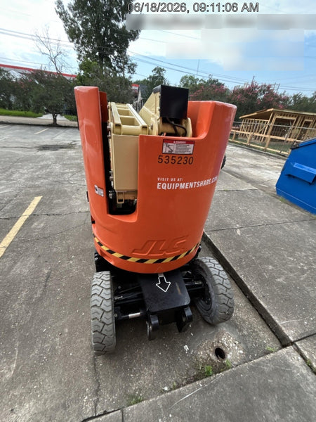 2025 JLG E300AJP