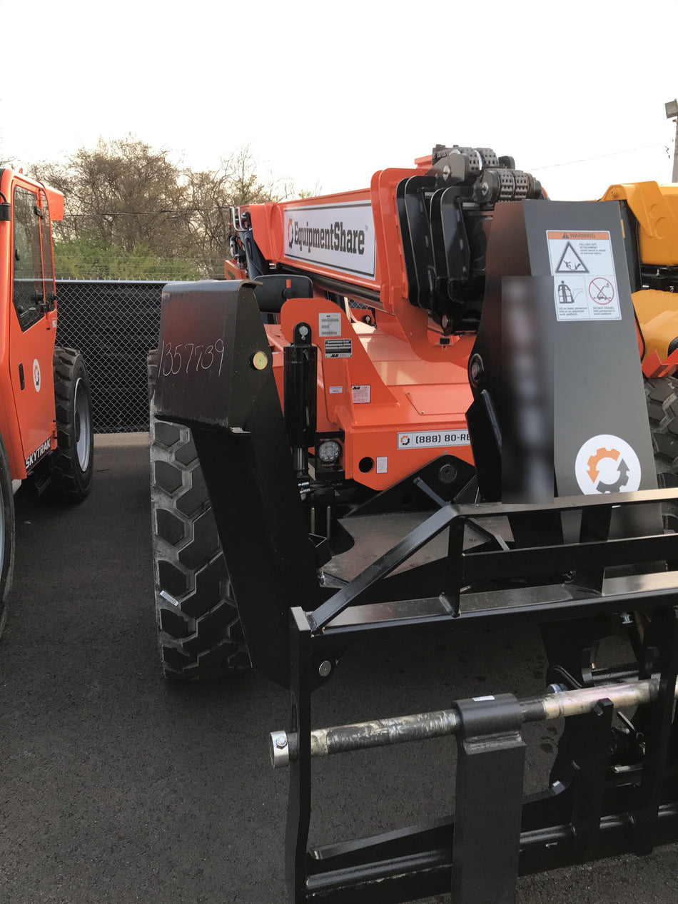 2021 JLG 12054