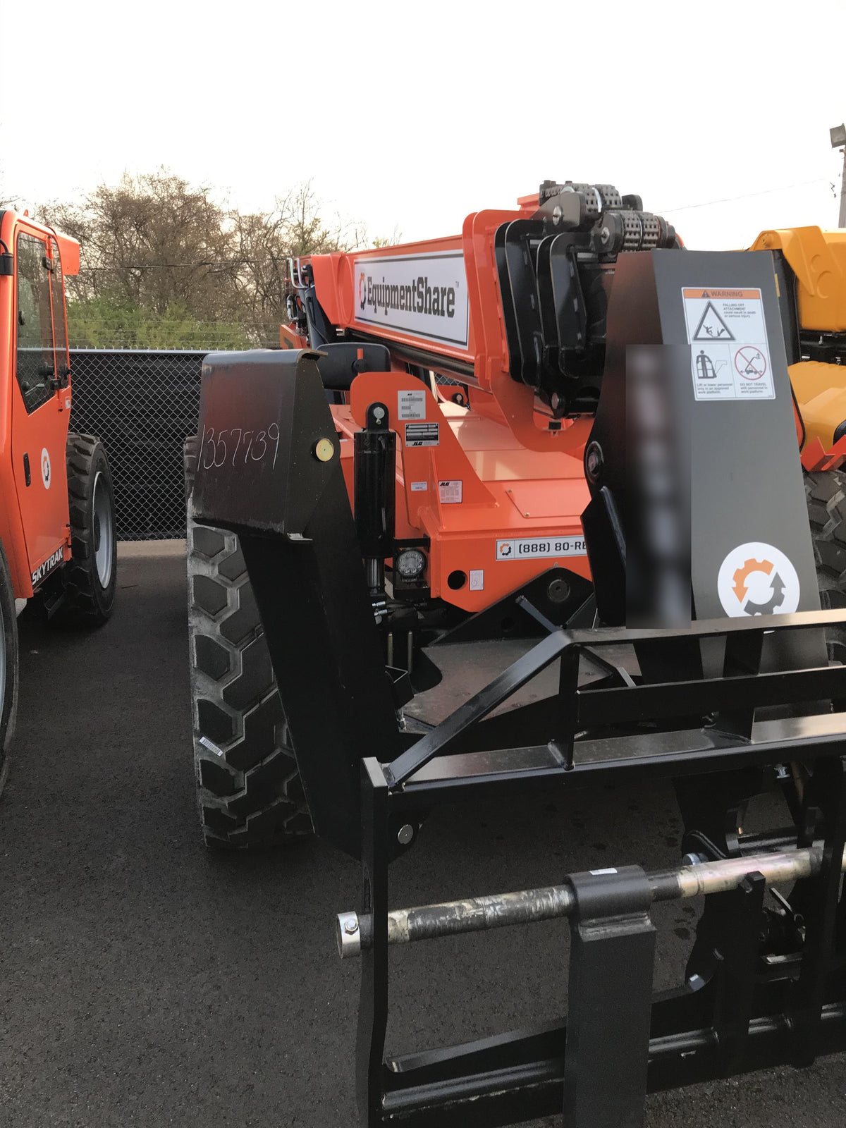 2021 JLG 12054