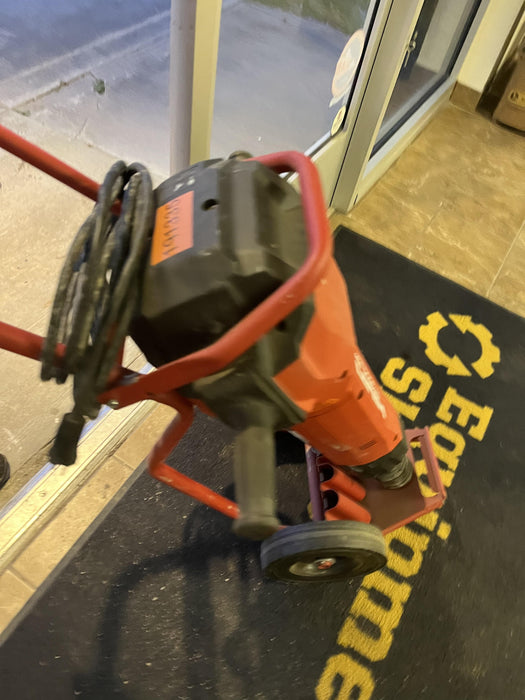 2021 HILTI TE 3000-AVR